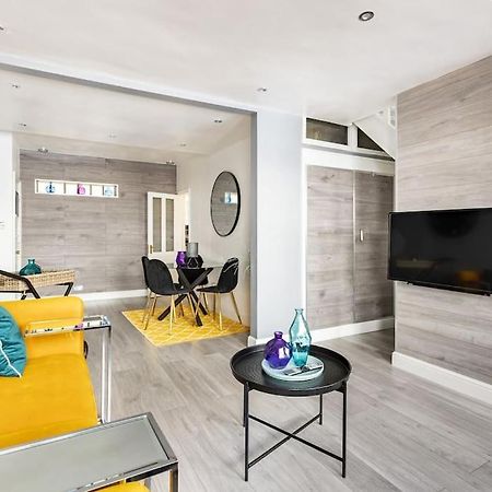 One Bedroom Duplex Apartment Located In Cowley. 牛津 外观 照片