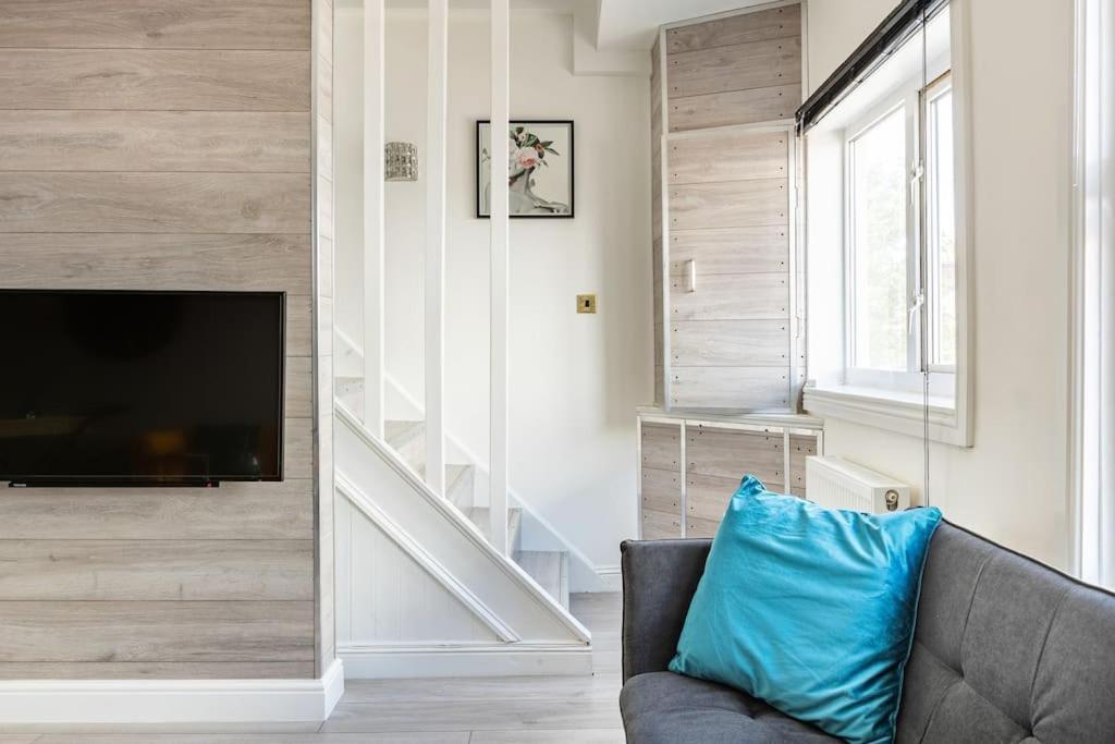 One Bedroom Duplex Apartment Located In Cowley. 牛津 外观 照片