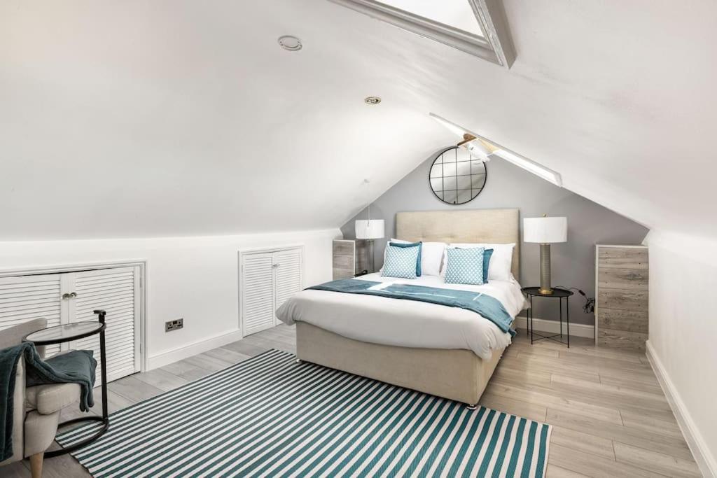 One Bedroom Duplex Apartment Located In Cowley. 牛津 外观 照片