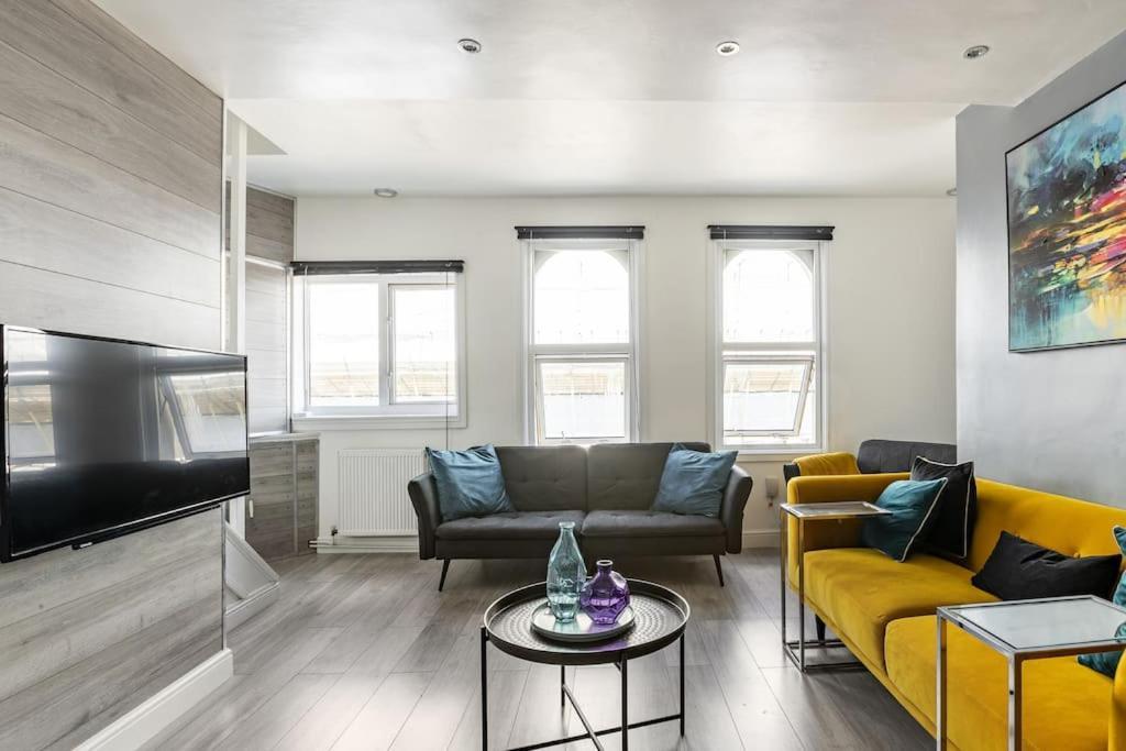 One Bedroom Duplex Apartment Located In Cowley. 牛津 外观 照片